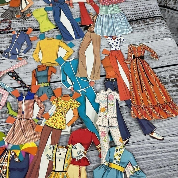 Vintage Toy 60 pc Malibu PJ Barbie Ken Magic Paper Dolls Clothes Surfer 1972 - Picture 11 of 16
